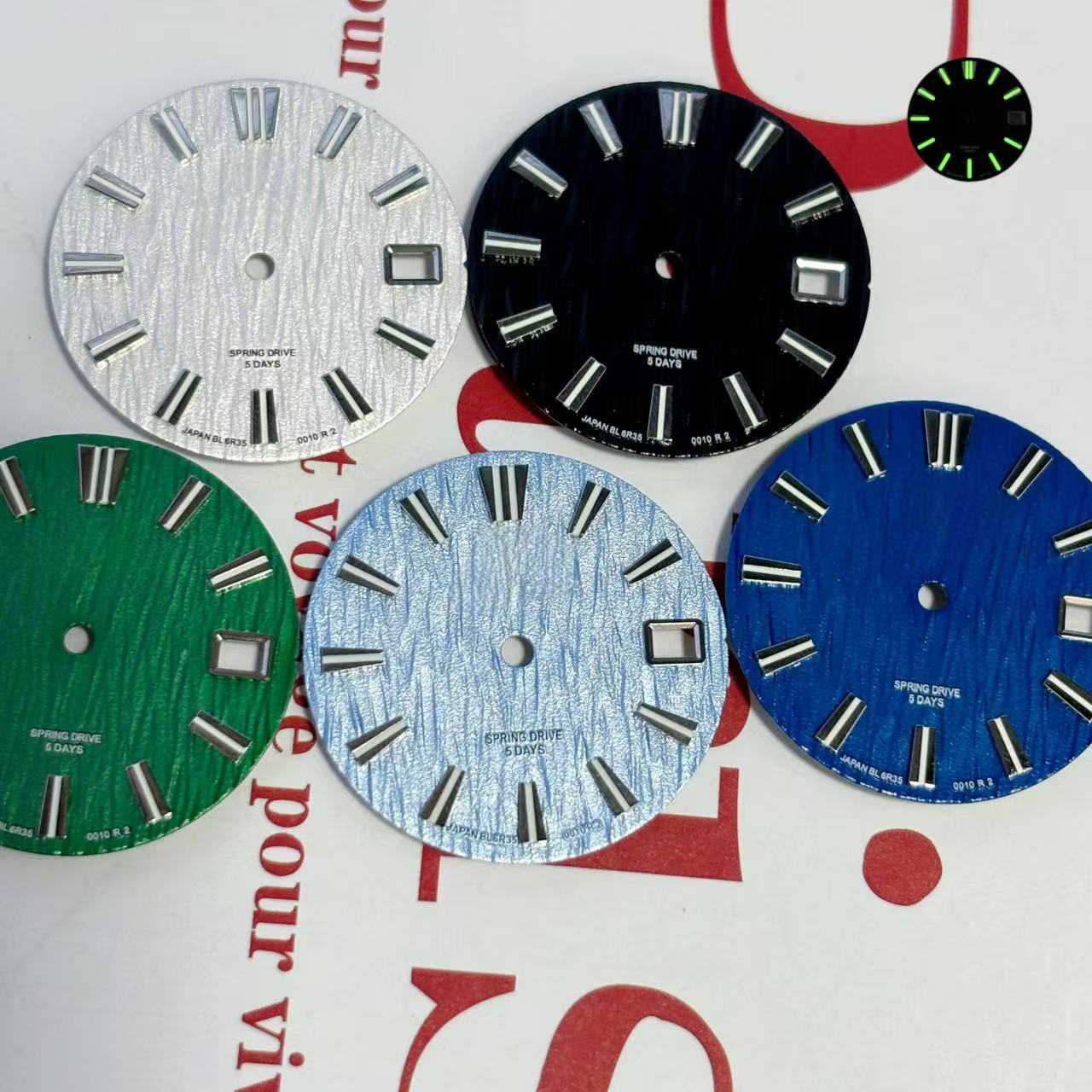 28.5mm Green Luminous Calendar - Reel Case 评论和价格